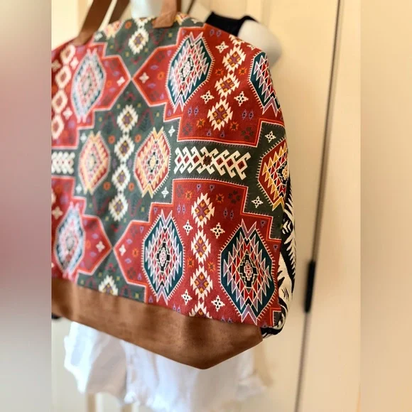 XXL Tote Bag with Brown Accents, by Twig & Arrow - Picture 2 of 8